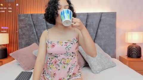 Snapshot of pretty_sunlight_ chatting on January 17, 1:36 am Daisy Flower online show from January 17, 1:36 am