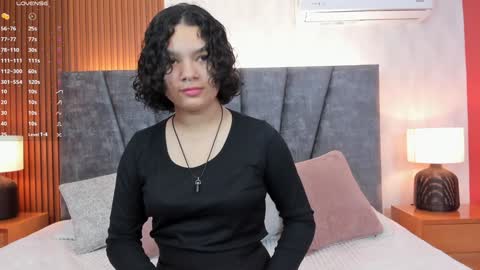 Snapshot of pretty_sunlight_ chatting on January 23, 1:30 am Daisy Flower online show from January 23, 1:30 am