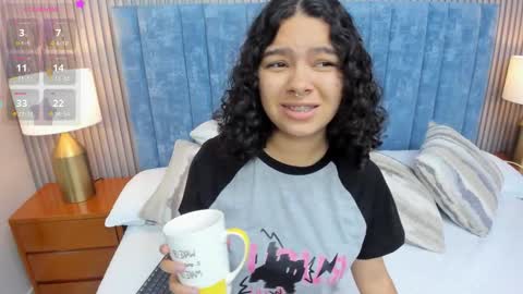 Snapshot of pretty_sunlight_ chatting on October 19, 2:35 am Daisy Flower online show from October 19, 2:35 am