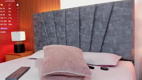 Snapshot of pretty_sunlight_ chatting on February 19, 2:12 am Daisy Flower online show from February 19, 2:12 am