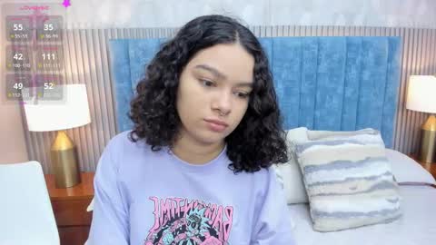 Snapshot of pretty_sunlight_ chatting on October 24, 2:07 am Daisy Flower online show from October 24, 2:07 am