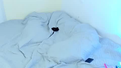 Snapshot of pretty_sunlight_ chatting on October 8, 5:28 pm Daisy Flower online show from October 8, 5:28 pm