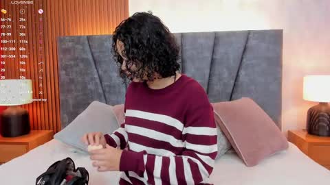 Snapshot of pretty_sunlight_ chatting on February 18, 1:32 am Daisy Flower online show from February 18, 1:32 am