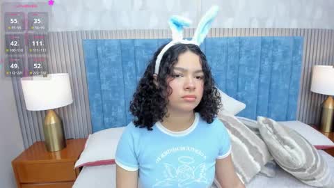 Snapshot of pretty_sunlight_ chatting on October 31, 2:24 am Daisy Flower online show from October 31, 2:24 am