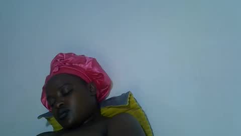 Snapshot of pretty_vall chatting on September 13, 12:07 am pretty_vall online show from September 13, 12:07 am
