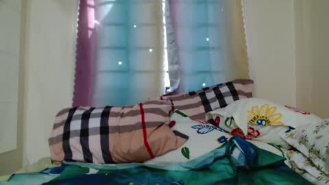 PrettyAsian098 online show from December 13, 6:21 am