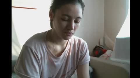 Snapshot of prettybella_7 chatting on March 2, 5:12 am Bella online show from March 2, 5:12 am