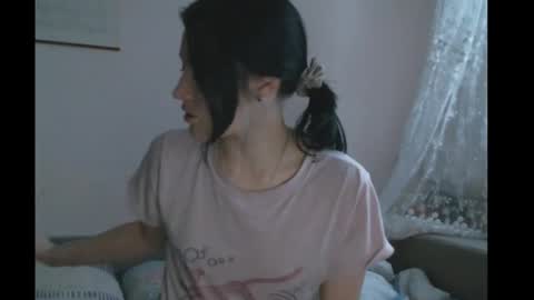 Snapshot of prettybella_7 chatting on December 29, 5:21 am Bella online show from December 29, 5:21 am