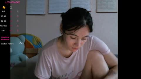 Snapshot of prettybella_7 chatting on December 9, 11:26 am Bella online show from December 9, 11:26 am