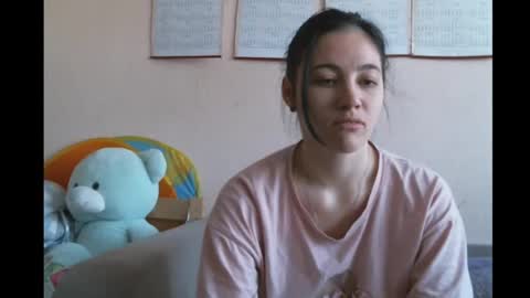 Snapshot of prettybella_7 chatting on February 18, 11:00 am Bella online show from February 18, 11:00 am