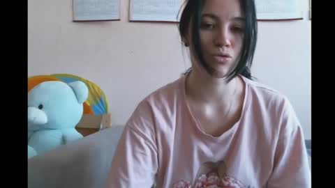 Snapshot of prettybella_7 chatting on February 17, 10:40 am Bella online show from February 17, 10:40 am