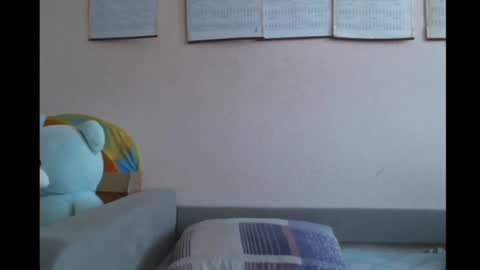 Snapshot of prettybella_7 chatting on February 26, 10:05 am Bella online show from February 26, 10:05 am