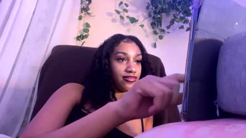 prettyblackgal online show from December 3, 7:55 am