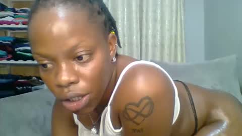 Snapshot of prettyela chatting on September 30, 11:20 pm PrettyEla online show from September 30, 11:20 pm