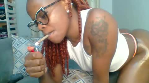 PrettyEla online show from May 5, 1:19 am