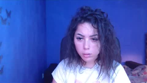 prettyjulliette online show from December 13, 11:55 am