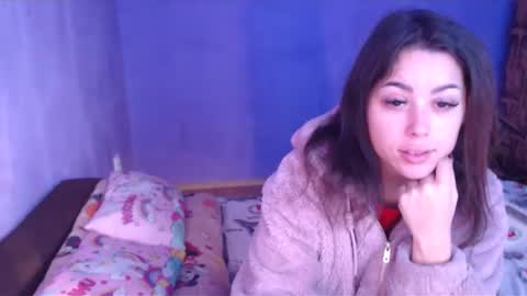 prettyjulliette online show from December 16, 10:29 am