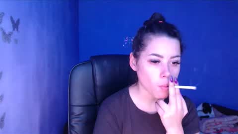 prettyjulliette online show from December 5, 10:23 am