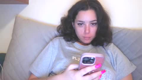 prettyjulliette online show from December 17, 4:33 pm