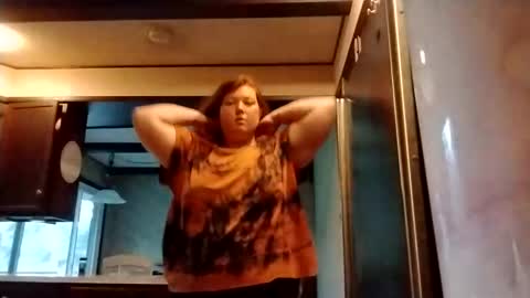 prettylilbutterfly online show from September 9, 12:16 pm