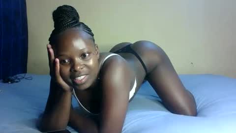 Snapshot of prettymelly_ chatting on October 5, 6:46 pm Melly online show from October 5, 6:46 pm