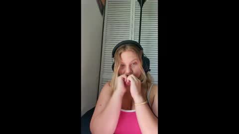 prettymoneychaser online show from April 17, 8:11 pm