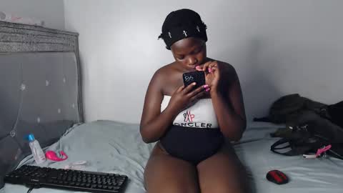prettysmiles1 online show from September 16, 6:10 am
