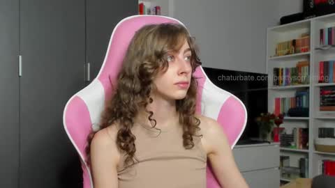 Snapshot of prettysomething chatting on November 1, 8:18 am Sophie next stream will be at Monday i will wait you guys online show from November 1, 8:18 am