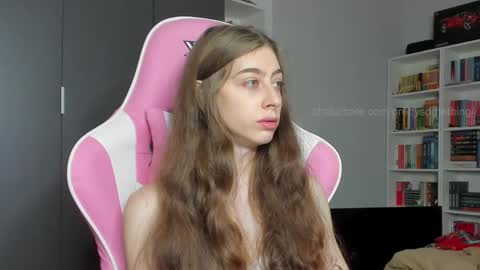 Snapshot of prettysomething chatting on October 16, 7:00 am Sophie next stream will be at Monday i will wait you guys online show from October 16, 7:00 am