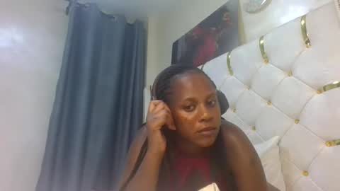 prettyvee19 online show from June 12, 8:17 pm