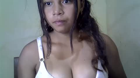 prettyy01 online show from July 31, 8:37 am