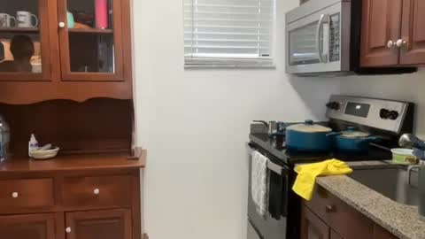 Snapshot of prettyyykittyyy22 chatting on October 14, 6:32 pm prettyyykittyyy22 online show from October 14, 6:32 pm