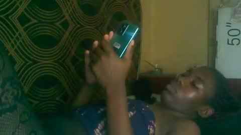 Snapshot of prettyzuzu chatting on October 28, 8:53 am prettyzuzu online show from October 28, 8:53 am