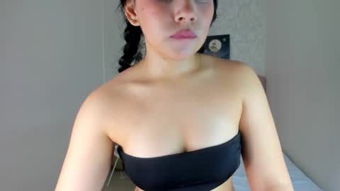 Priscila  online show from November 4, 8:25 pm