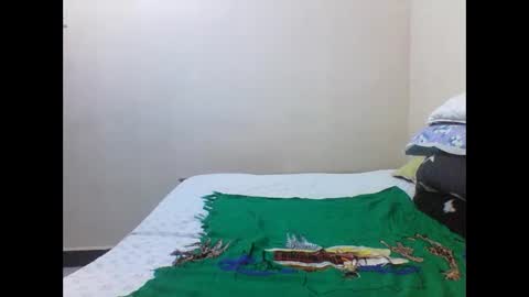 Snapshot of princess_cutie chatting on October 1, 8:30 am princess online show from October 1, 8:30 am