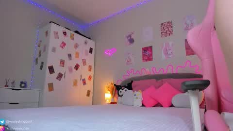 Snapshot of princess_kristy chatting on October 26, 6:31 am Kristy online show from October 26, 6:31 am