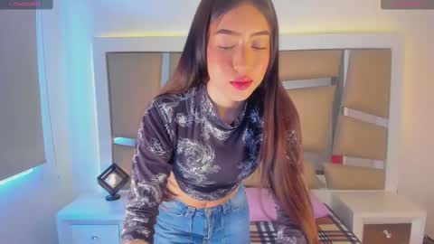 Snapshot of princess_tokyo_ chatting on January 20, 12:39 pm princess_tokyo_ online show from January 20, 12:39 pm