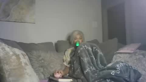 Snapshot of princesskimami chatting on October 14, 6:49 am princesskimami online show from October 14, 6:49 am