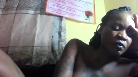 Snapshot of princessmiles2 chatting on October 15, 7:38 pm phelly online show from October 15, 7:38 pm