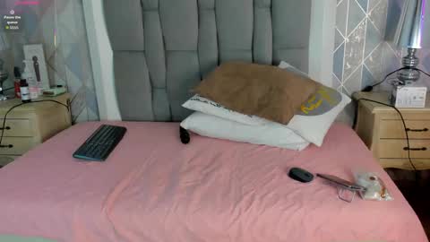 Snapshot of princsgirl_ chatting on October 16, 8:11 pm Marcela online show from October 16, 8:11 pm