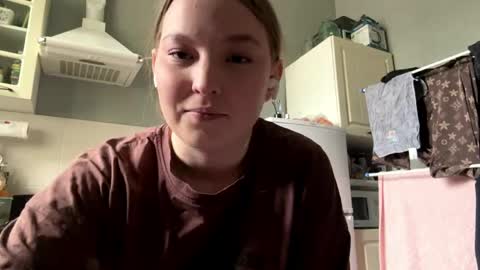 Mia online show from March 24, 11:04 am