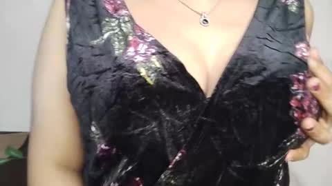 priyu_ online show from November 5, 6:57 pm