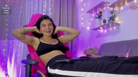    INDEPENDENT MODEL online show from February 27, 6:35 am