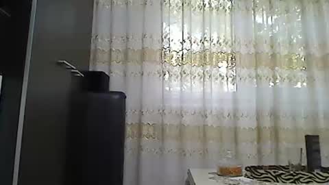 Snapshot of pryncess_sweety chatting on October 23, 7:03 am Pryncess sweety online show from October 23, 7:03 am