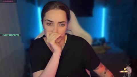 Queen of Pain online show from December 15, 12:27 am