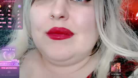 Snapshot of psychobitch69 chatting on March 11, 7:46 am OlivePsy online show from March 11, 7:46 am