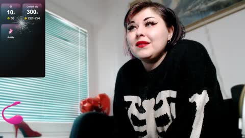 Snapshot of psychobitch69 chatting on February 5, 9:25 am OlivePsy online show from February 5, 9:25 am