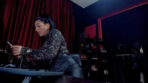 MissPuffyLove online show from December 9, 8:44 pm