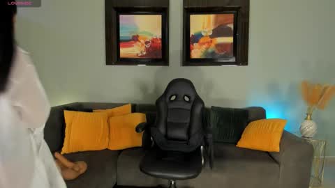 Pui Yee  online show from October 23, 5:08 pm