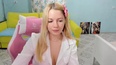 Snapshot of puma4ka chatting on October 3, 2:49 am Victoria online show from October 3, 2:49 am